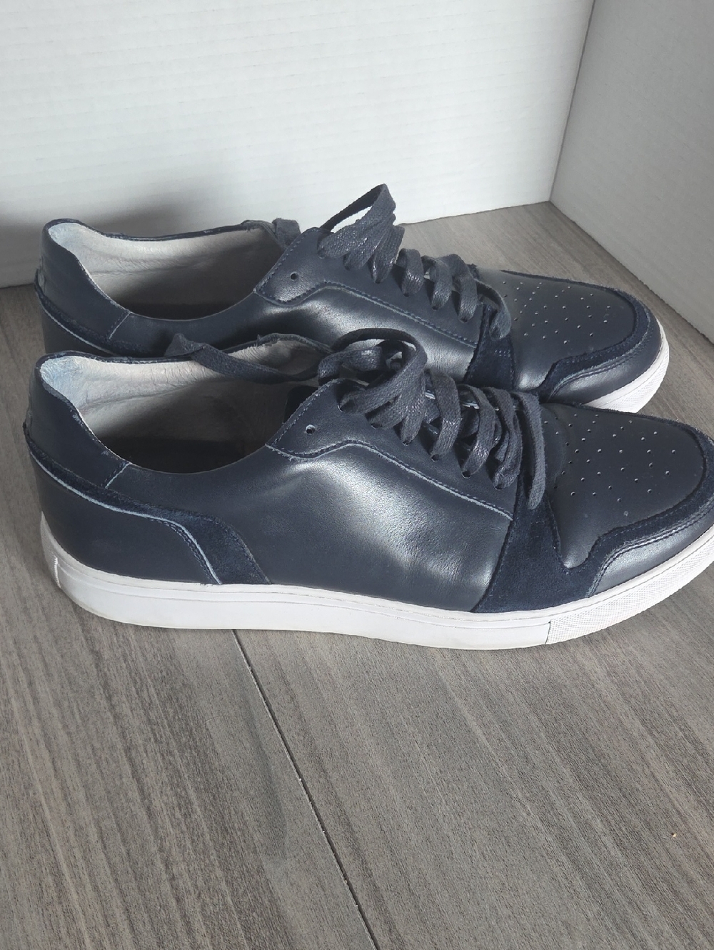Men's Robert Graham Navy Low-Top Leather & Suede Sneakers Size 9.5